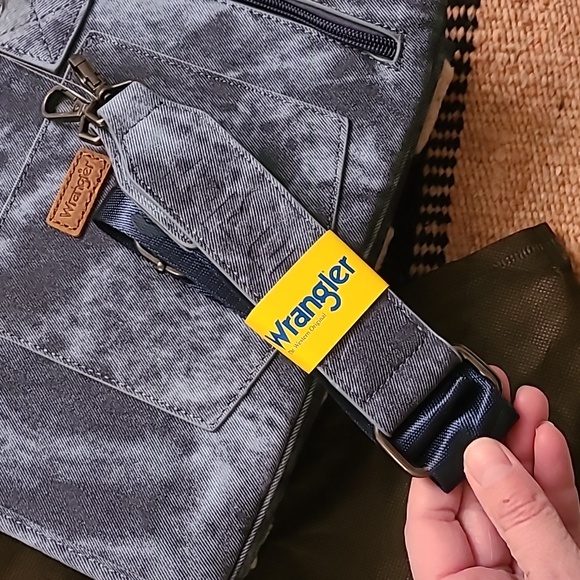 Montana West Wrangler denim sherpa tote with handles and optional strap. NWT - Picture 7 of 16